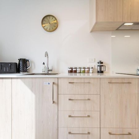 Prime Locale: Studio With Balcony Christchurch Esterno foto